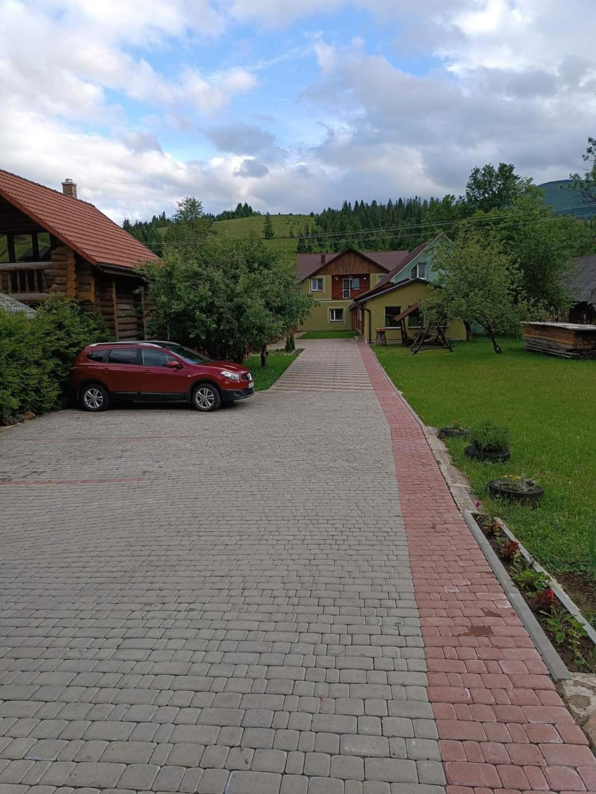 Rukavichka Lodge